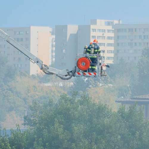 Специальная подготовка водителей и пожарных для работы оператором в люльке пожарного автоподъемника (автолестницы)